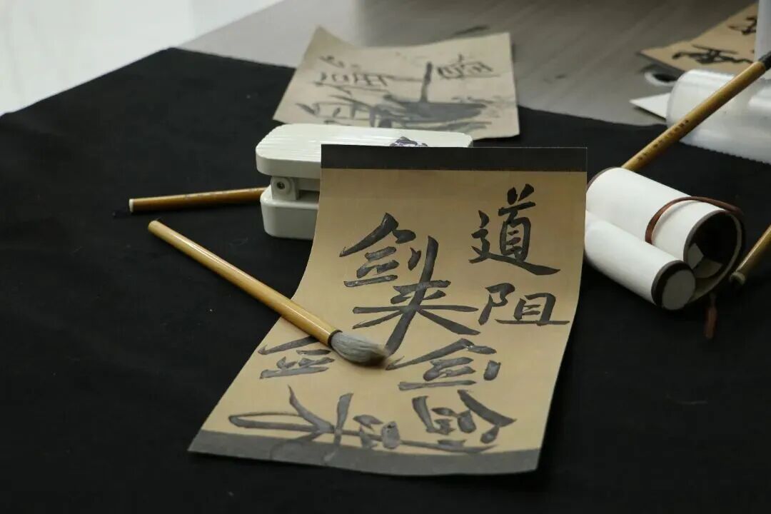 直击校园狂欢夜！来看鹰子们的多&ldquo;young&rdquo;青春~